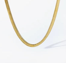 AMELIA Snake Chain Necklace